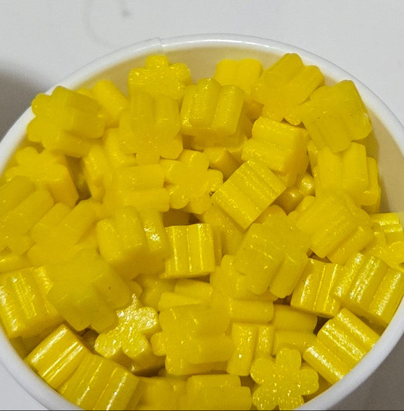 A light  yellow that looks like that pineapple delight